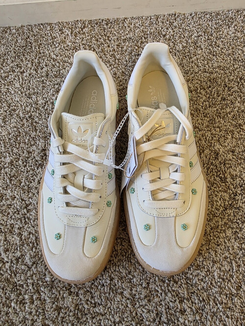 NWT Adidas Sambae Sneakers Off White with Floral Design Size 8.5 US - Picture 4 of 4